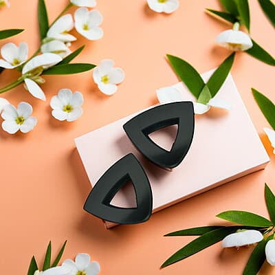 Triangular hollow claw