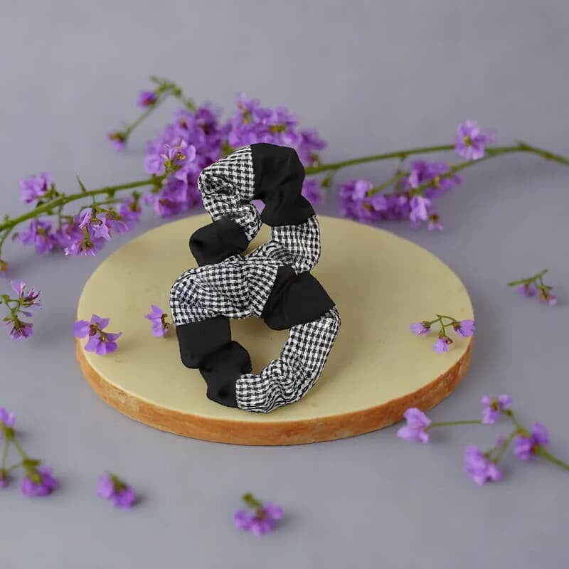 Checkered black scrunchie Checkered black scrunchie