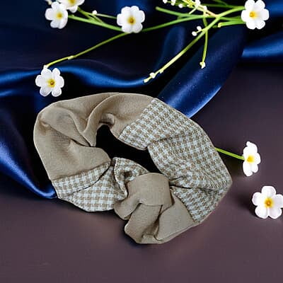 Checkered black scrunchie Checkered black scrunchie